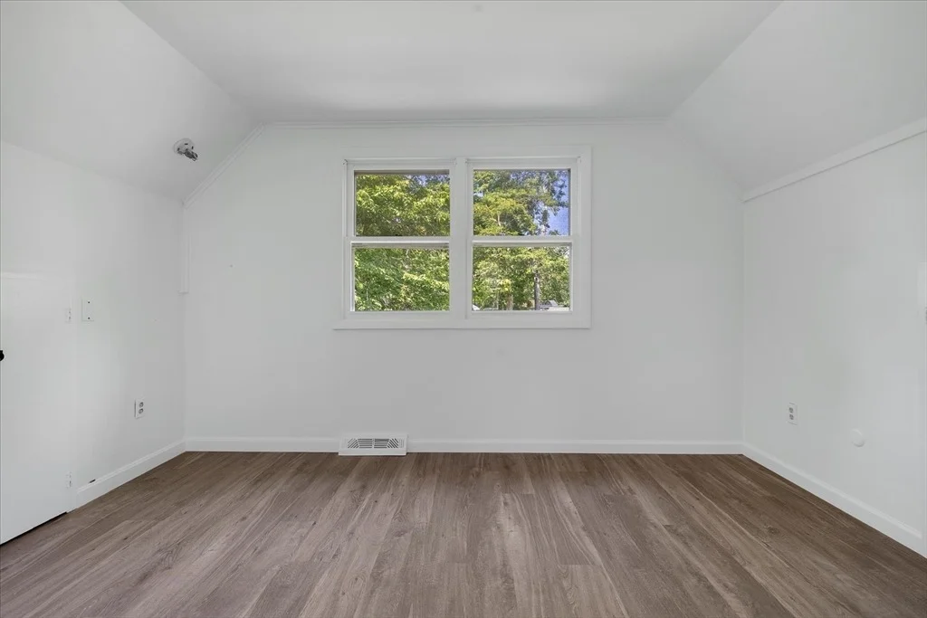 Photo of 42 Beechwood Dr
