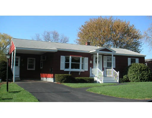 Photo of 44 Doyer Ave
