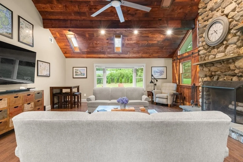 Photo of 9 Wild Rose Dr