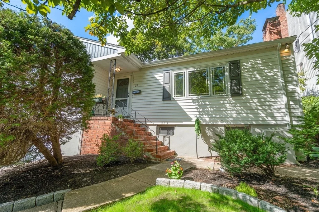 Photo of 38 Hazelmere Rd