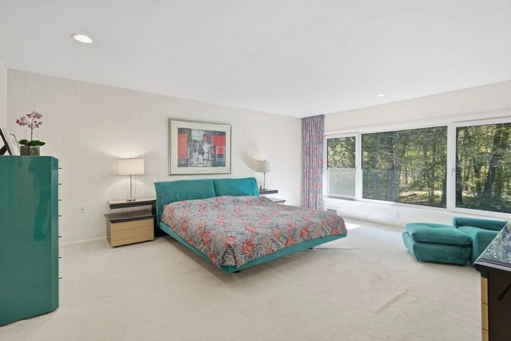 Photo of 182 Crestview Cir