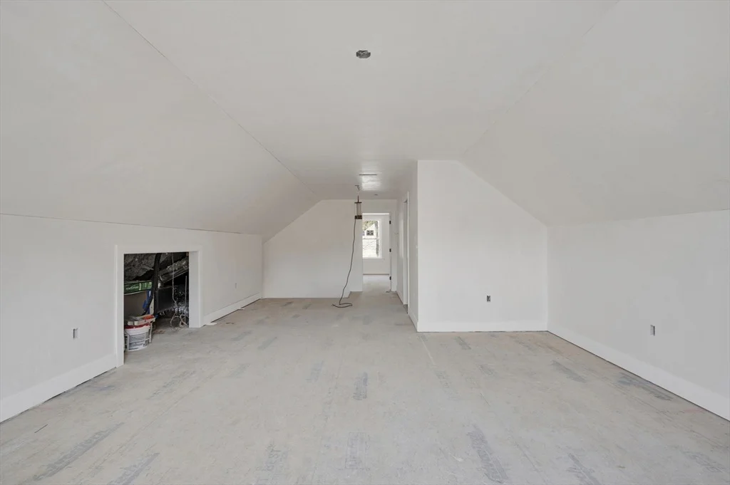Photo of 18 Macdonald Dr