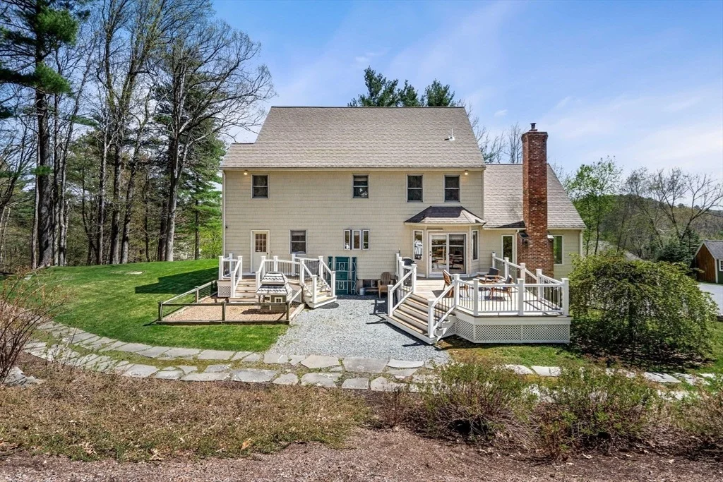 Photo of 39 Lovers Ln