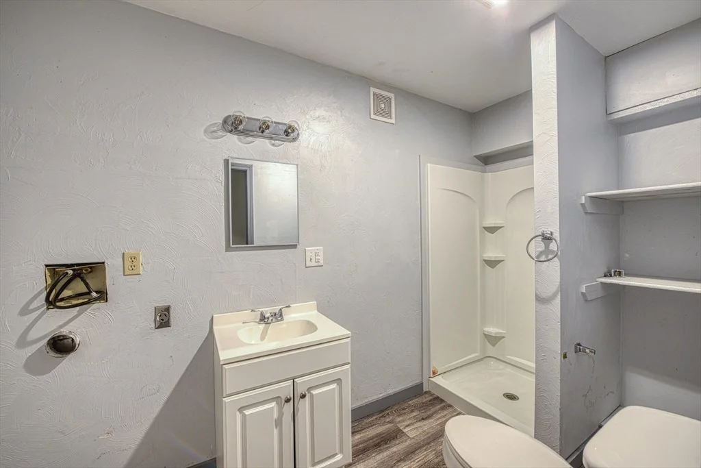 Photo of 6 Daniel Dr