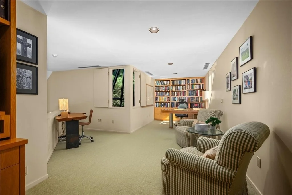 Photo of 45 Hickory Dr