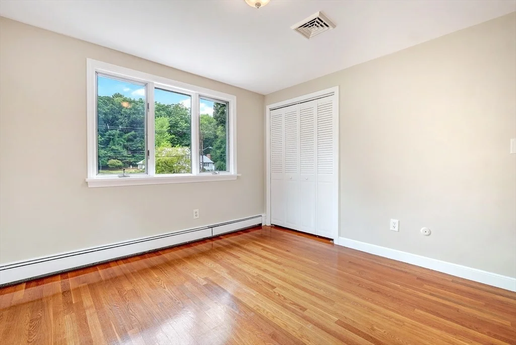 Photo of 10 Glenridge Dr