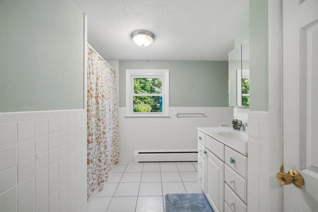 Photo of 6 Sasur St