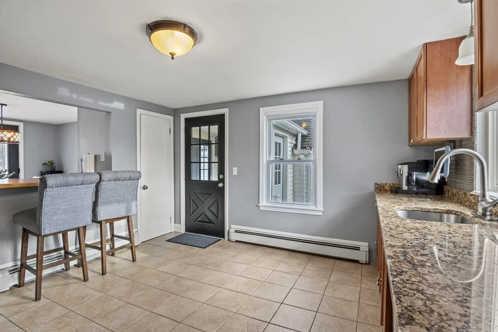 Photo of 7 Lakeside Drive