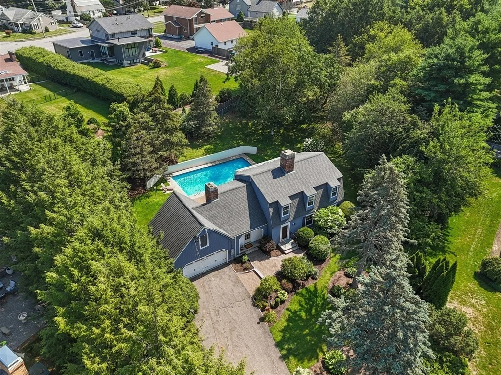 Photo of 85 Rosewood Dr