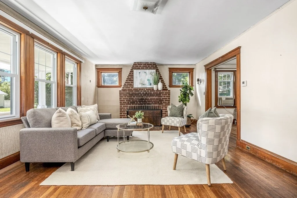 Photo of 22 Linscott Rd