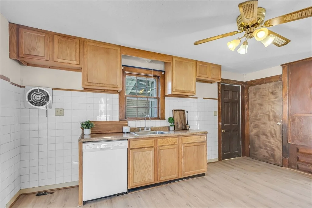 Photo of 274 Commonwealth Ave