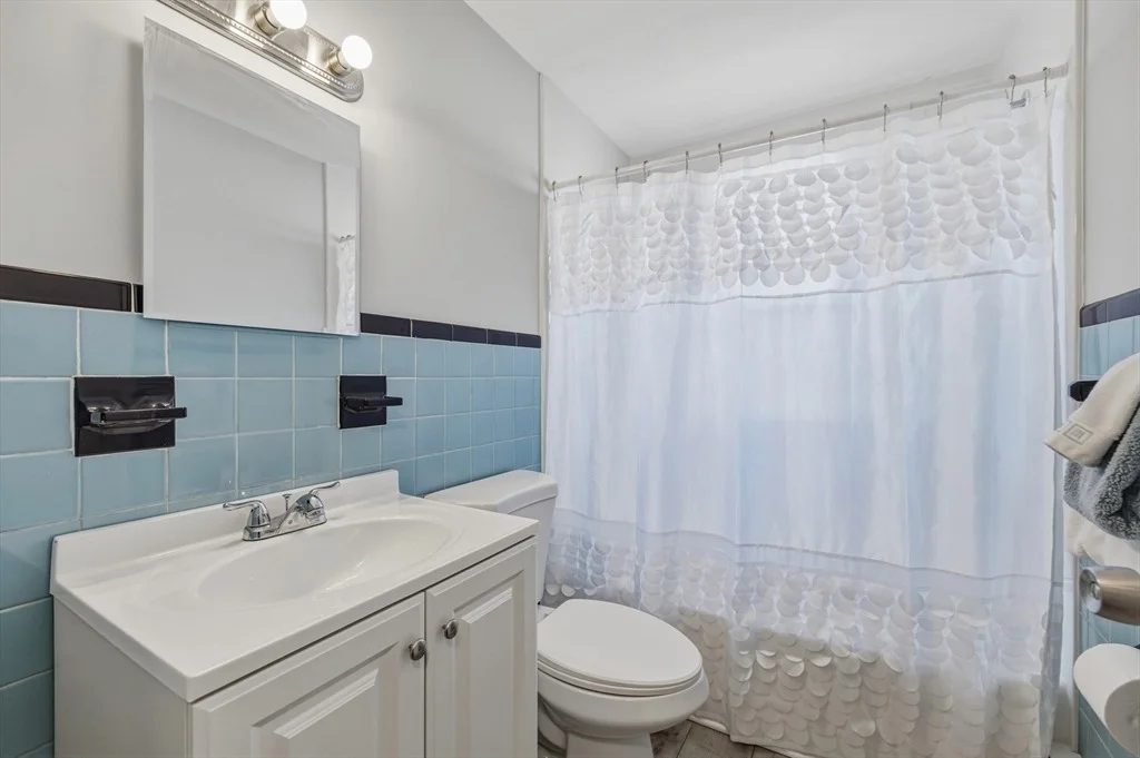 Photo of 46 Lakevilla Ave