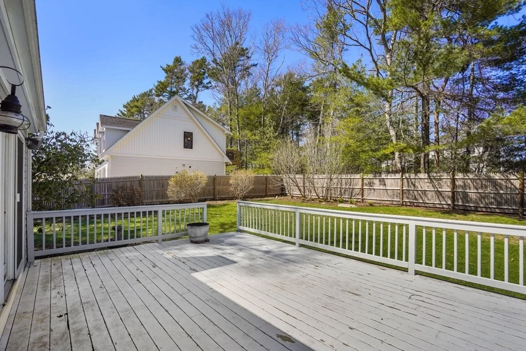 Photo of 492 Delano Rd