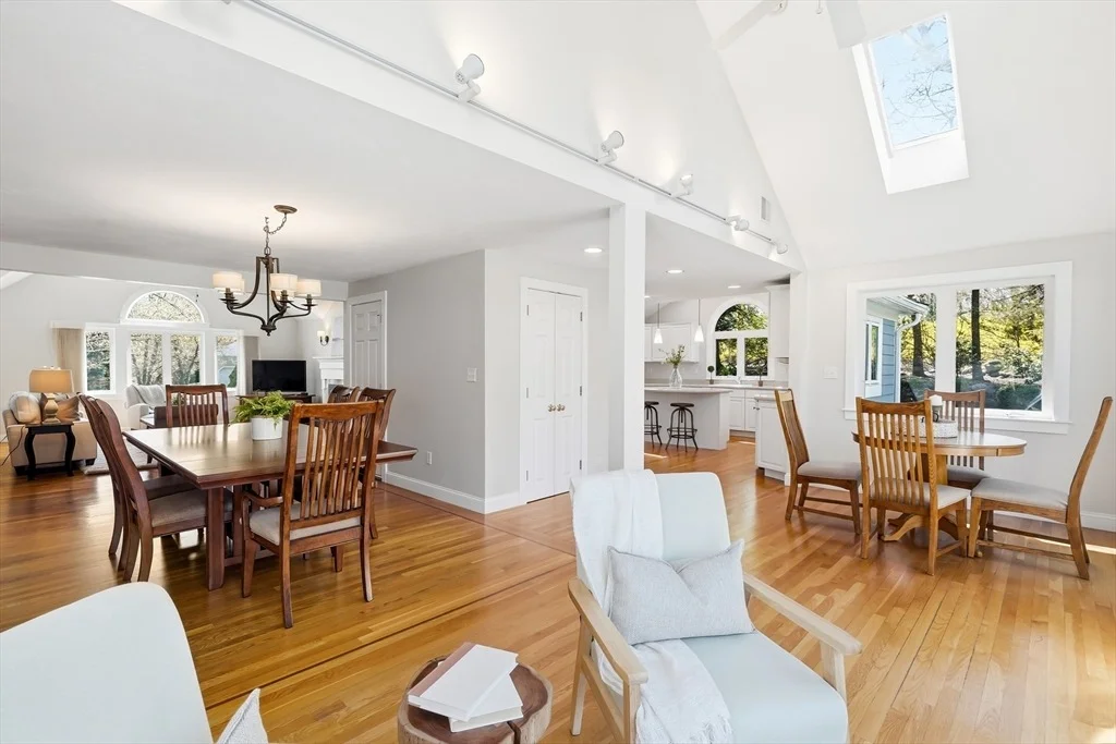 Photo of 98 Blossomcrest Rd