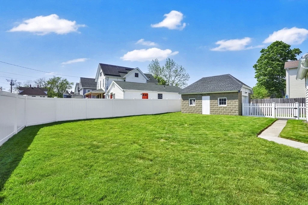 Photo of 7 Maple St