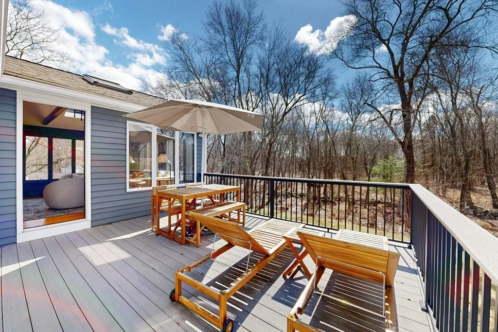 Photo of 25 Longmeadow Rd
