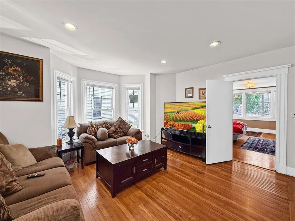 Photo of 76 Baldwin Ave