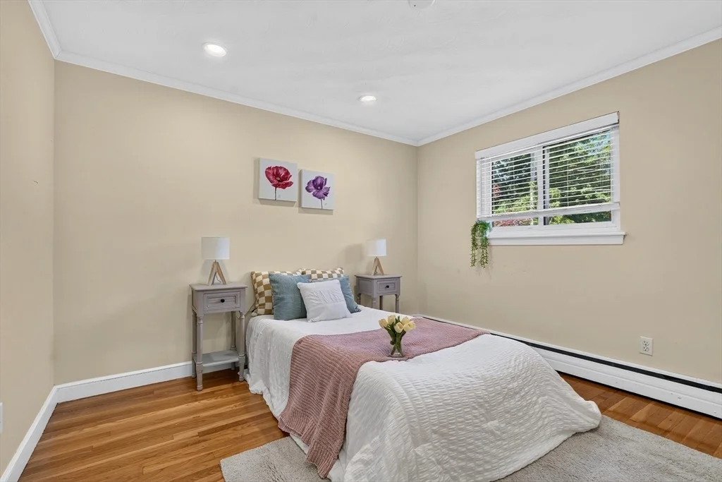 Photo of 32 Bobolink Rd