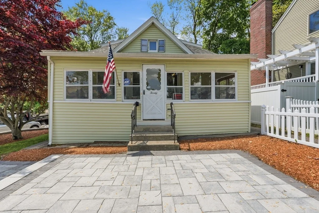 Photo of 20 Lamar Ave