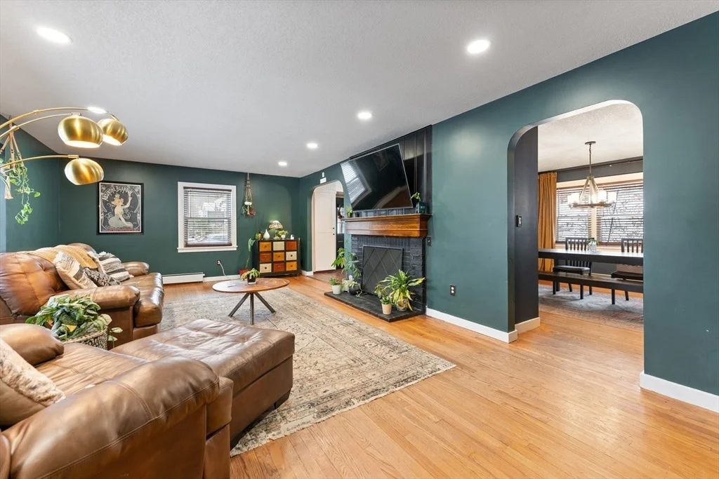 Photo of 1180 Calkins Rd