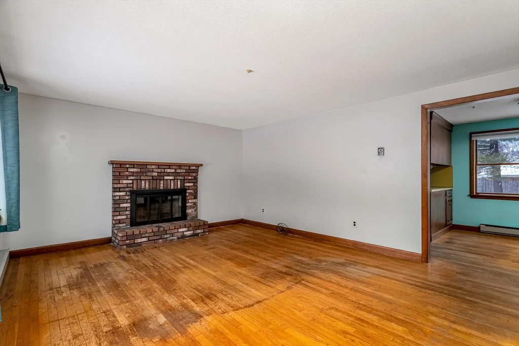 Photo of 10 Jonathan Dr