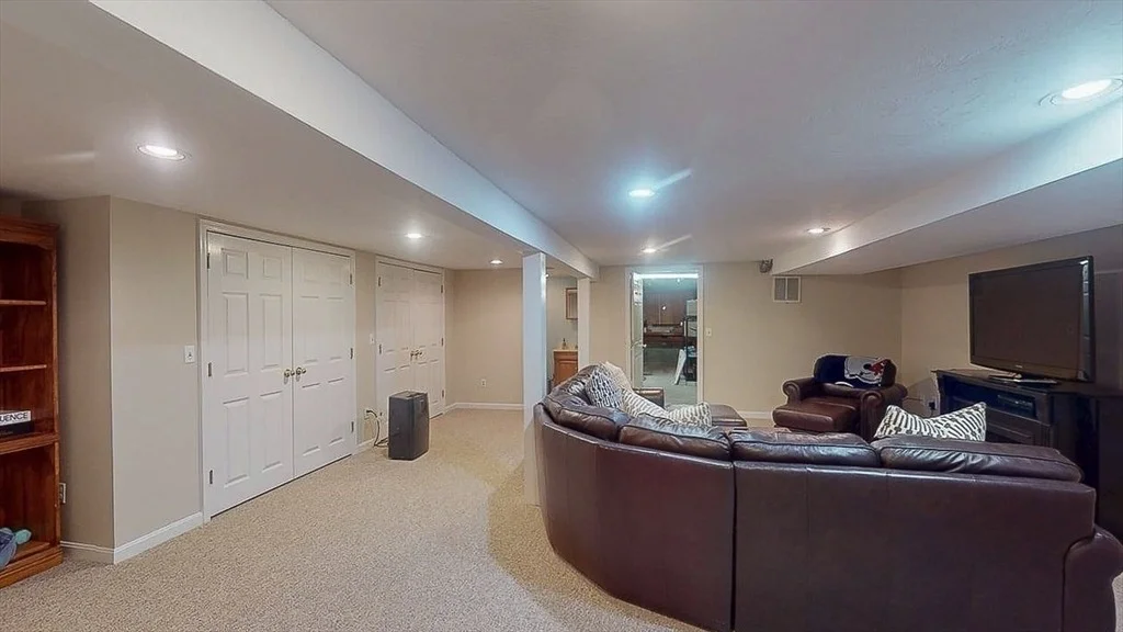 Photo of 7 Nevada Dr