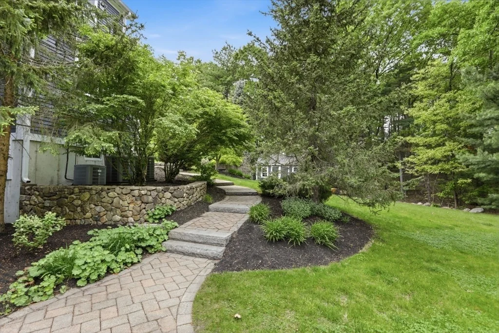 Photo of 20 Tarbox Ln