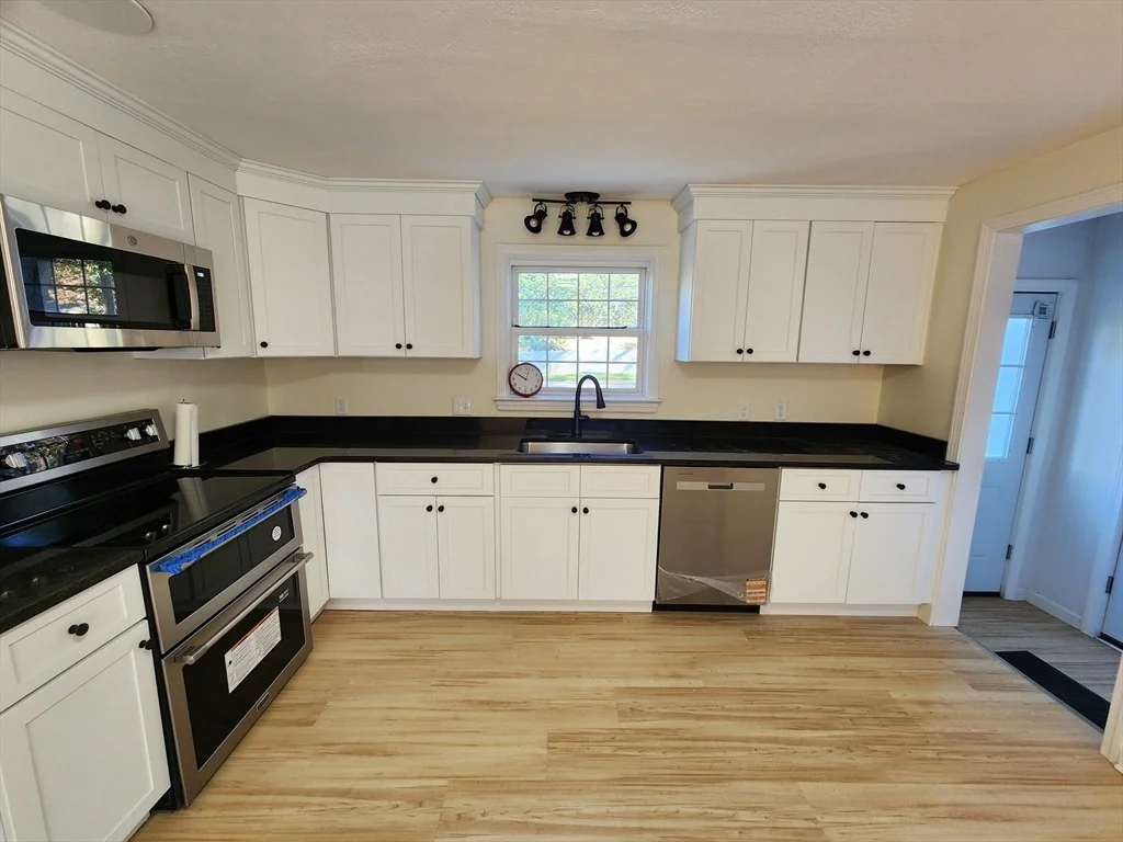 Photo of 236 Pondview Dr