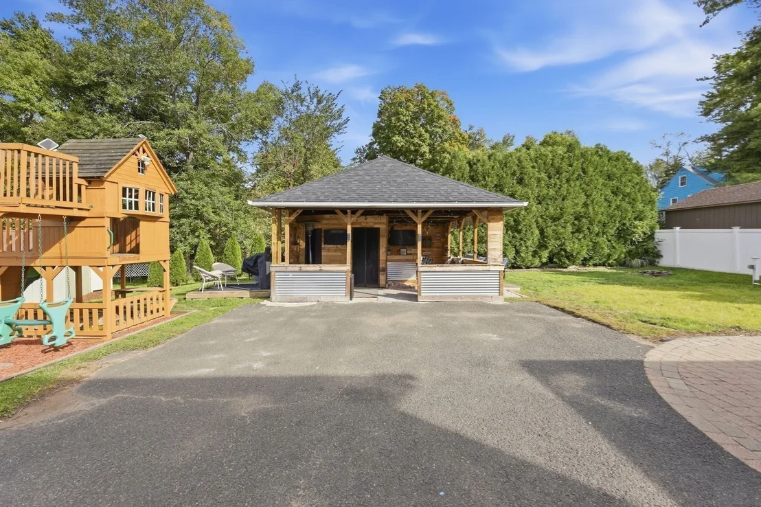 Photo of 154 Ely Ave