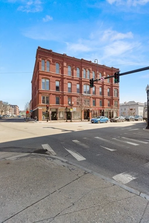 Photo of Unit 404 at 10 Kearney Sq