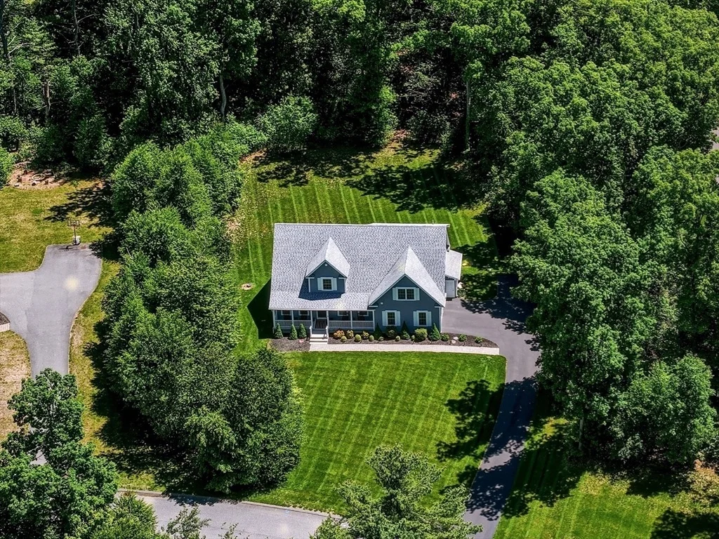 Photo of 12 Crystal Ln