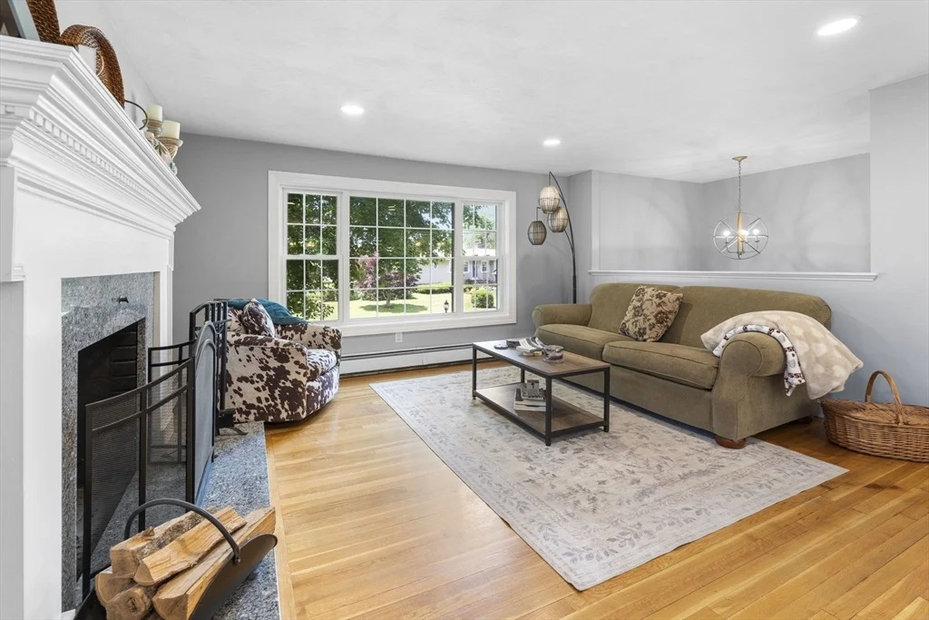 Photo of 35 Oakmeadow Ln