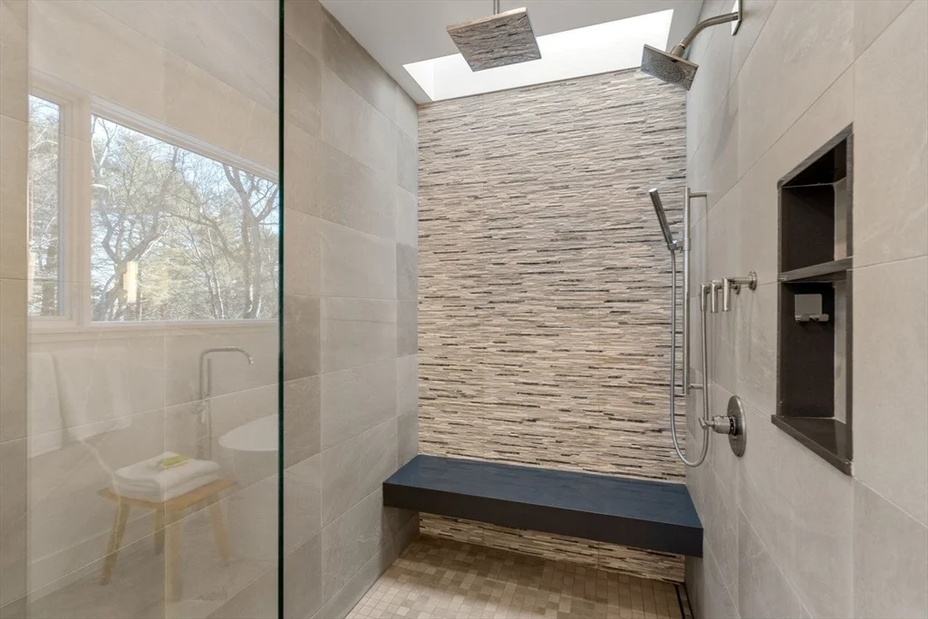 Photo of 77 Kings Grant Road