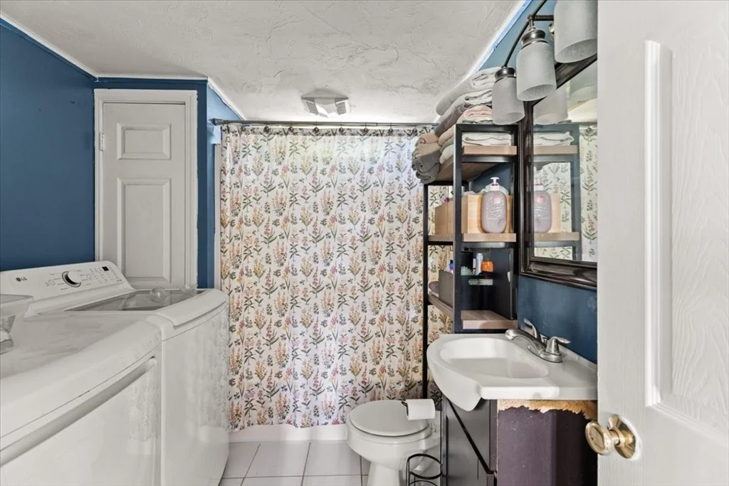 Photo of 28 Sunset Blvd