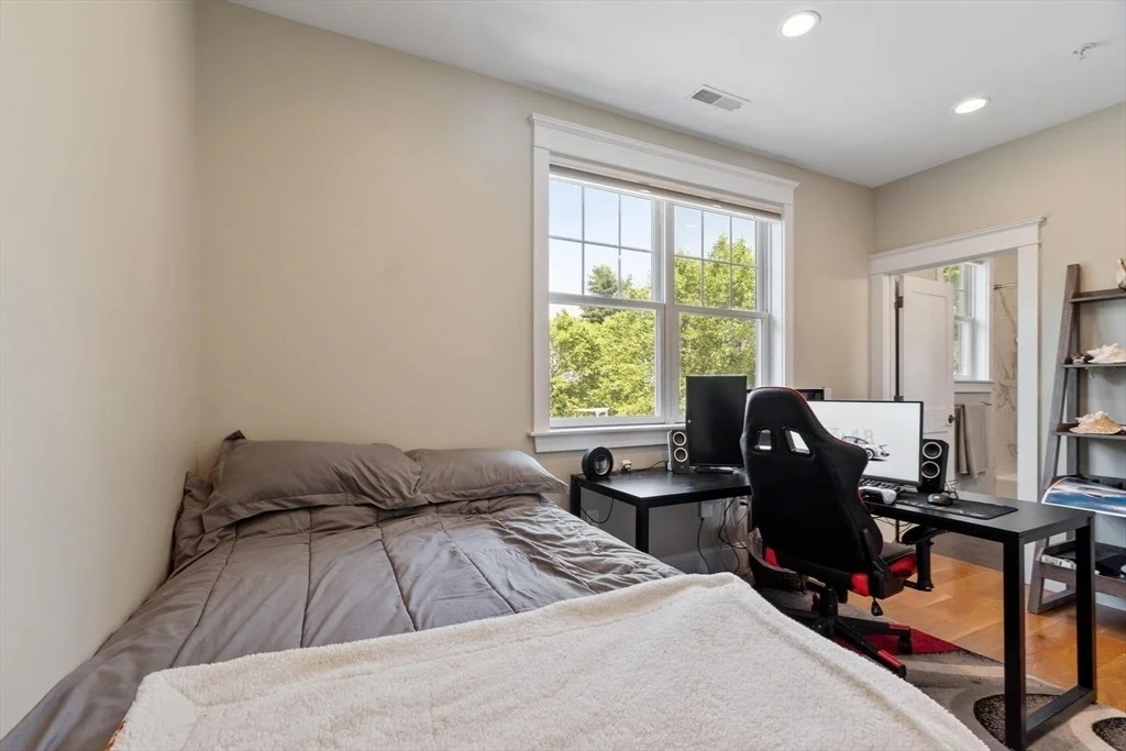 Photo of 7 Bridle Spur Ln