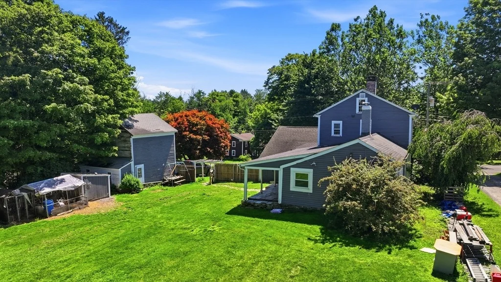 Photo of 1572 Main Rd
