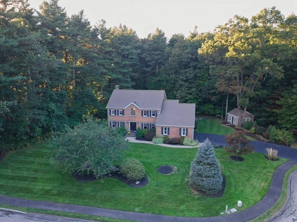 Photo of 32 Bear Stump Circle