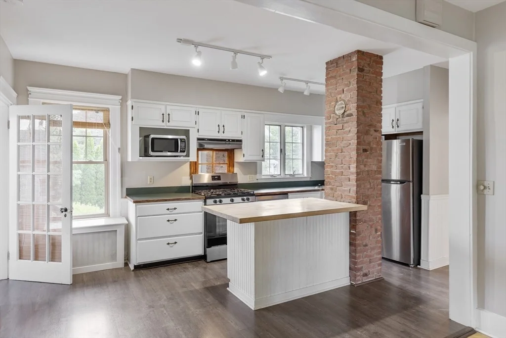 Photo of 53 Hillcroft Ave