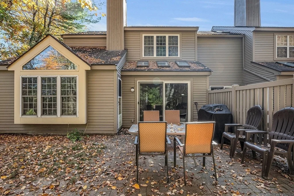 Photo of Unit D at 706 Ridgefield Cir