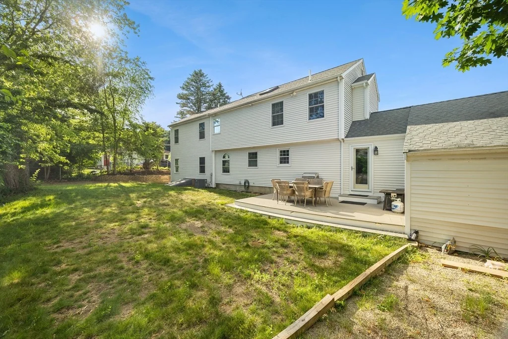 Photo of 8 Robinwood Dr
