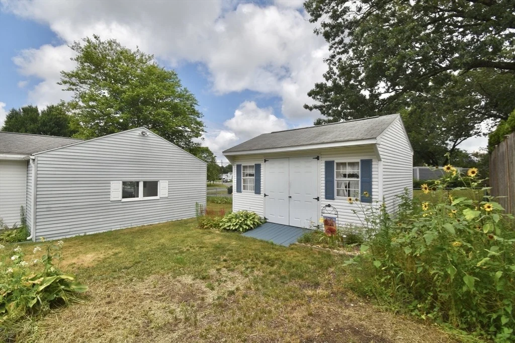 Photo of 631 James St