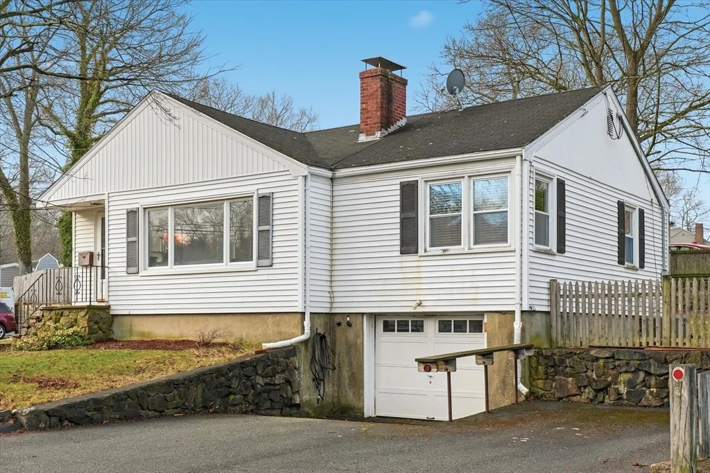 Photo of 9 Pinewood Ave