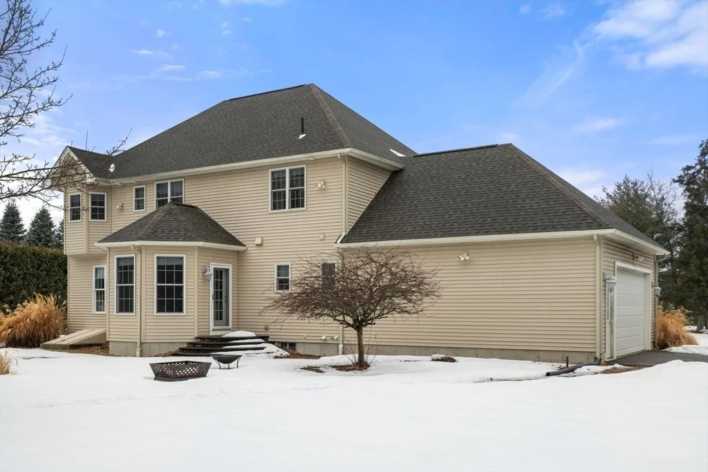 Photo of 18 Lexington Cir