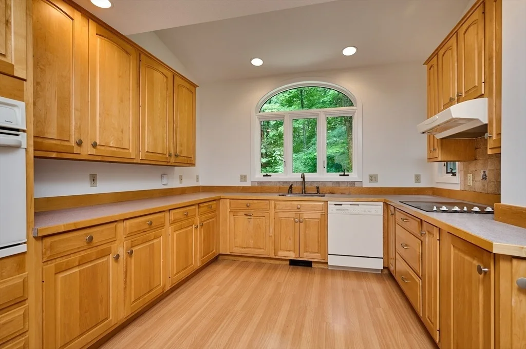 Photo of 15 Red Fox Ln