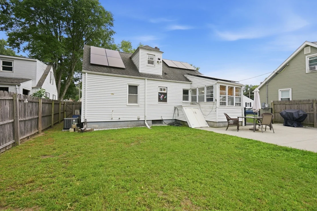 Photo of 100 Lang St
