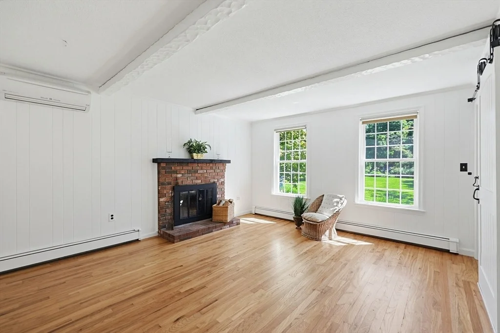 Photo of 203 Pleasant St