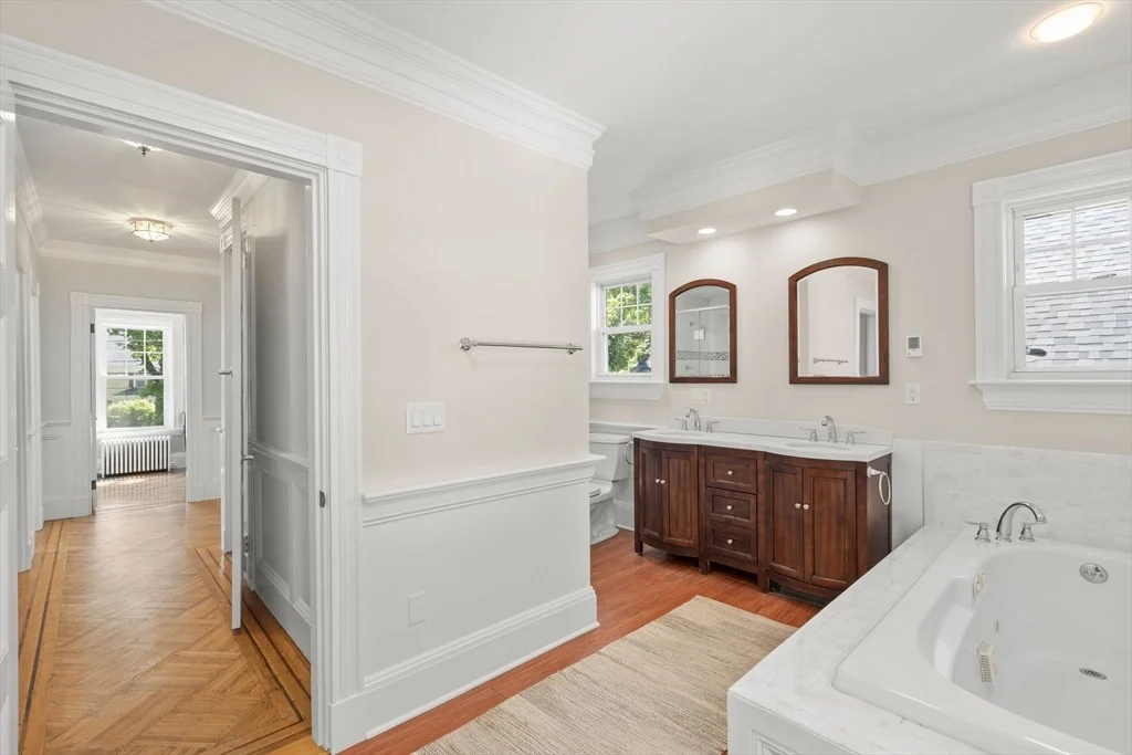 Photo of 555 Washington Street