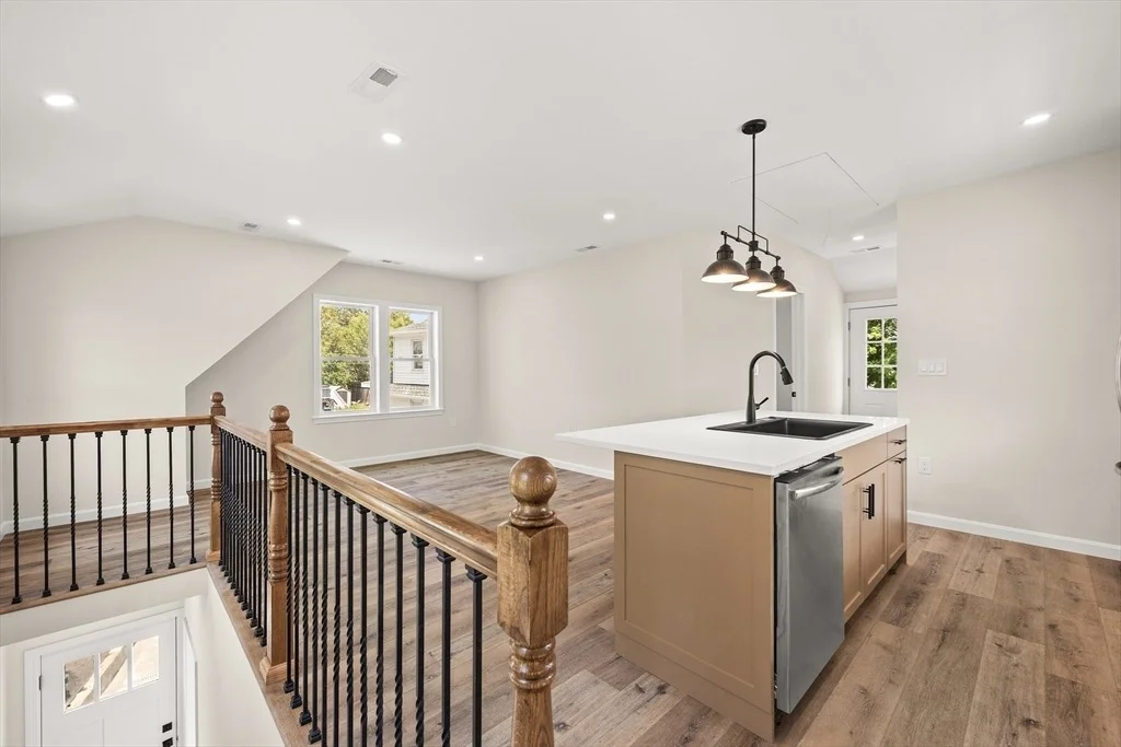 Photo of 7 Somerville Ave