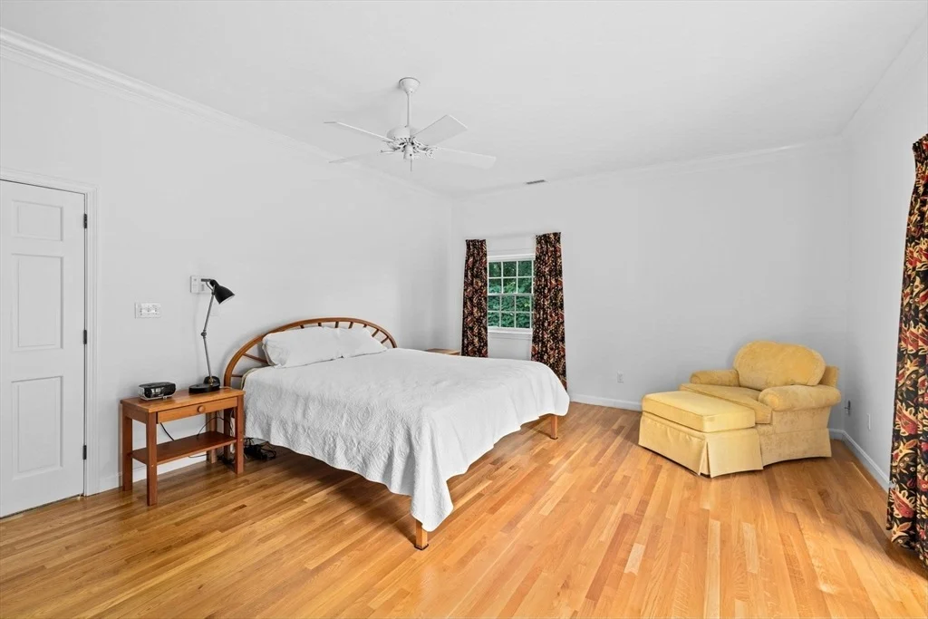 Photo of 105 East St