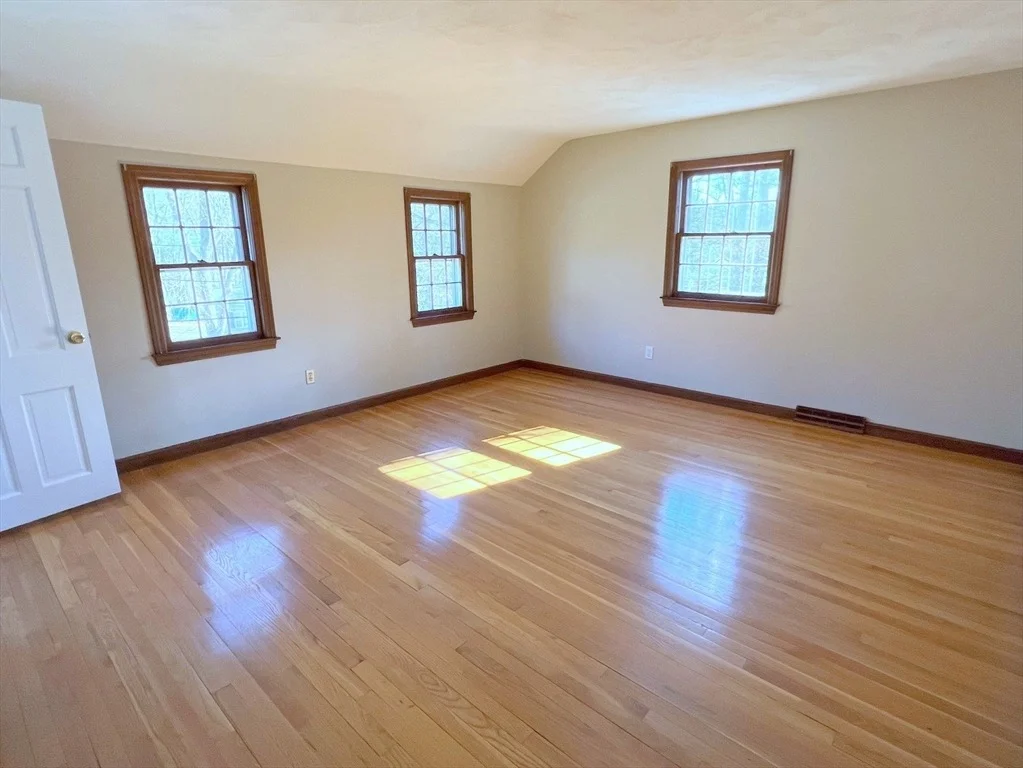 Photo of 43 Abbott Ln